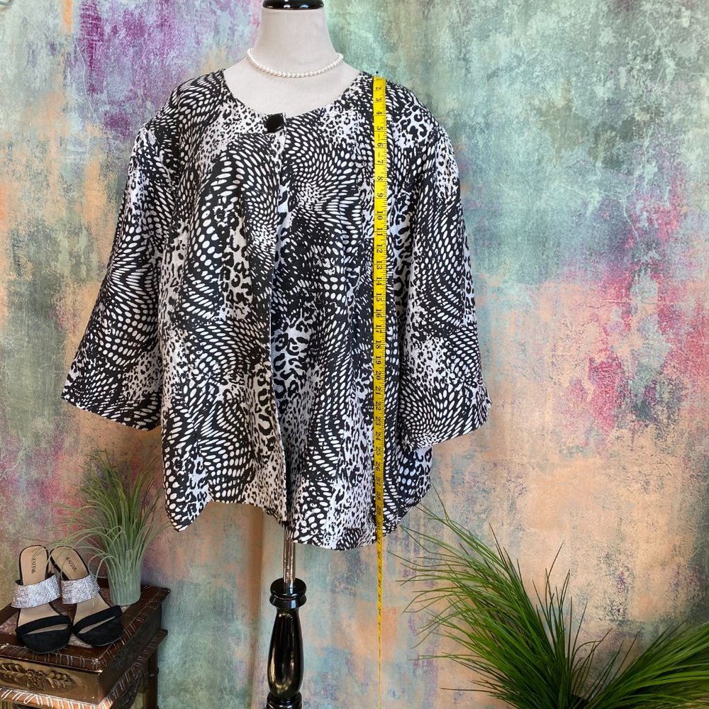 ๐Maggie Barnes Stylish one Button Jacket - Picture 7 of 14